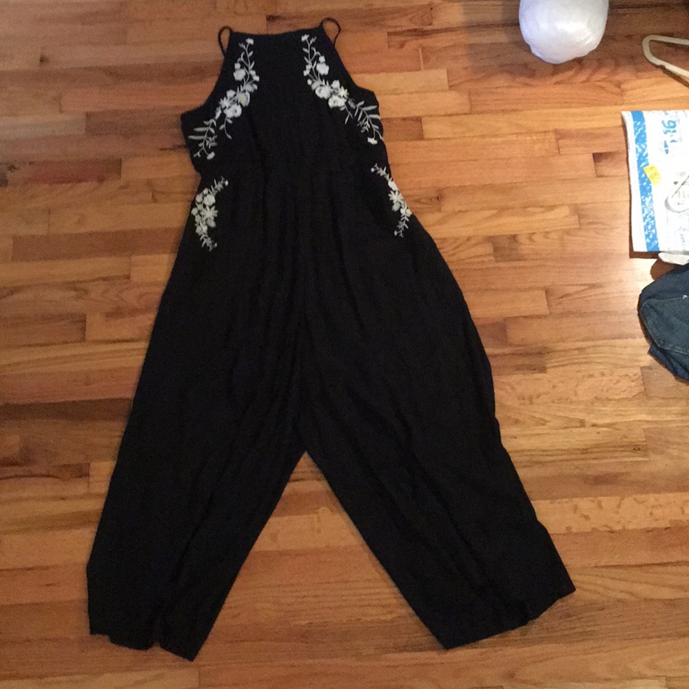 AE Sz lrg wise leg embroidered jumpsuit
